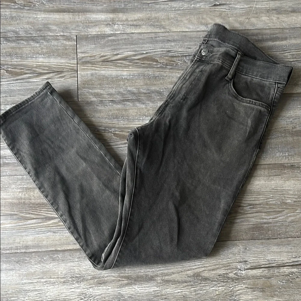 Stylish Gray Denim Jeans - Picture 2 of 3